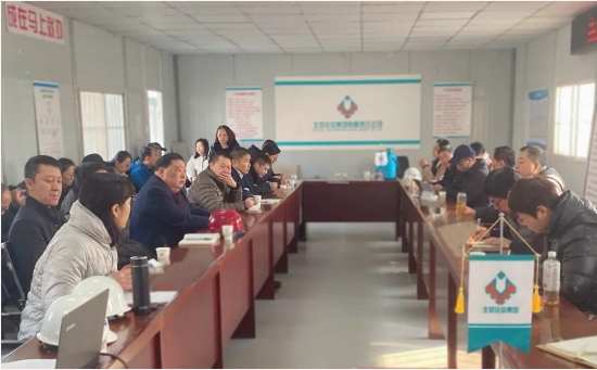 金花股份董事長邢雅江攜經(jīng)營管理團隊一行對草堂建設(shè)項目施工現(xiàn)場進行視察 金花股份董事長邢雅江攜經(jīng)營管理團隊一行對草堂建設(shè)項目施工現(xiàn)場進行視察